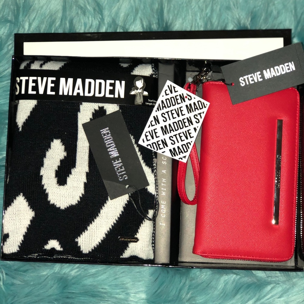 Scarf and wallet set